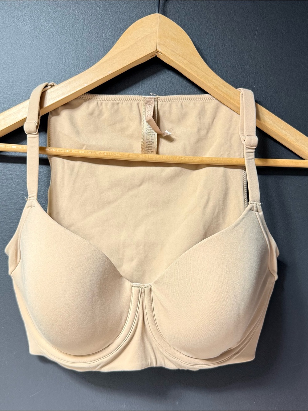 SKIMS Fits Everybody Back Smoothing Full Coverage Bra